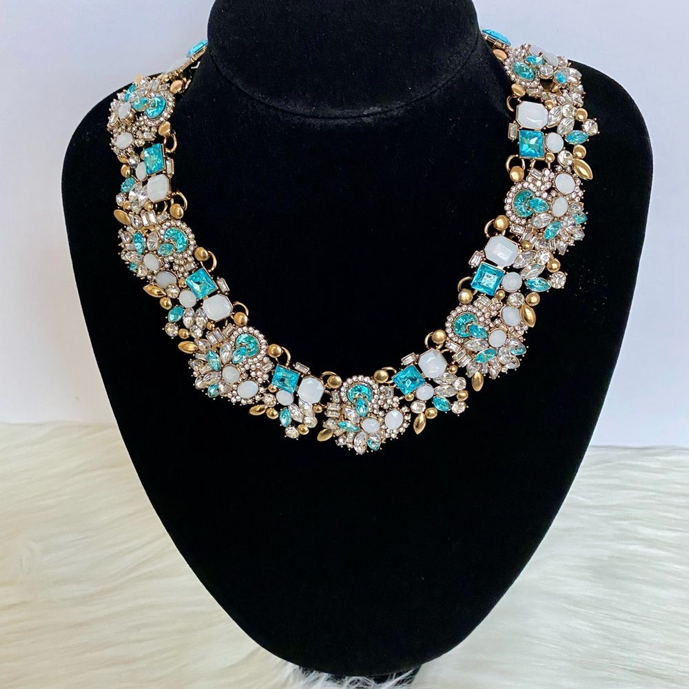 NEW Elegant Gold and Turquoise Statement Necklace with Rhinestones